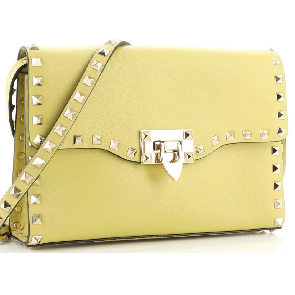 New valentino bag. Never been used, received as a gift a few years ago